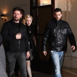 클럽에서 놀다 나오는 <b>마돈나</b>