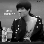 [EXO] 나 <b>화</b>데콘인데 낼 <b>첫</b>콘인데 왜 하나도