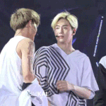 [EXO] 나 오늘 눈썹문신 <b>리터치</b>하러가는데 <b>리터치</b>하고나소도