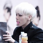반지<b>사탕</b> 먹는 아이돌들