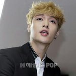 [EXO] 야그굿즈샵앞에서파는망원경