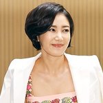 단발머리마저 <b>우아</b>하게 만드는 그녀