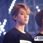 [백현] 팬들에게 <b>울지마</b> 해주는 백현이 ㅠㅠ