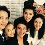 [EXO] 해캠 엠<b>씨들</b> 둘기랑 사진 찍었네...