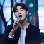 홍대에서 버스킹하는 박형식 <b>직찍</b>