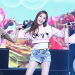 최근 데뷔한 소나무 <b>나현</b> 미모