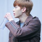 <b>베일</b> 듯한 男아이돌들의 턱선