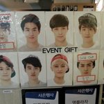 [EXO] 민석이 세훈이가 <b>엽서</b> 젤잘팔림????