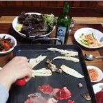 친구들과 고기를 맛있게 냠냠 ㅎㅎㅎ