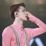 [EXO] 헐 엑소콘서트때 이 핑크색 <b>와이</b>셔츠ㅋㅋㅋㅋㅋㅋㅋㅋㅋㅋ