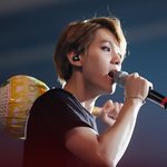 [백현] 왕<b>사탕</b>든 백현 팔뚝보소