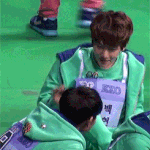 [EXO] 백현 장풍? 타오 쓰러지는거 꿀귀여움ㅋㅋㅋㅋㅋㅋㅋ