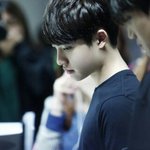 [exo] <b>재떨이</b>에 한대 피운게 보인대 ㅋㅋㅋㅋㅋ