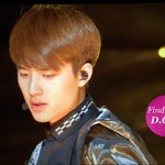 [EXO] 그래도 <b>경수</b> 머리색 많이밝아졌음