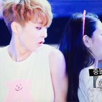 [시우민] <b>선배님</b>이랑 살짝 부딪혀서 사과하는 시우민 >.<