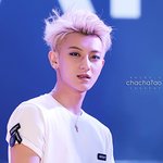[EXO] 타오 어제 혼자  해피옷 안입고 일본 굿즈 <b>잠바</b>랑