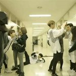 [백현] 백현이 메컵받는<b>자세</b>  ㅋㅋ