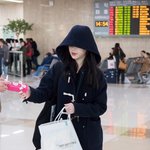 후드 뒤집어쓴 아이유ㅋㅋ핵귀엽