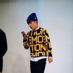 [시우민] 시우민 공항에서 베트남 노래 연습했어