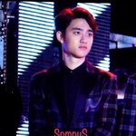 [EXO] 디오 턱 <b>성장</b>하고 못생겨졌어