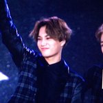 [카이] <b>베트남</b>에서도 여전히 이쁜 종인이 