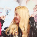 [레드벨벳] 애들 팬들이 준 목걸이랑 <b>팔찌</b> 하는거 졸귀ㅋㅋㅋ