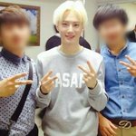 [EXO] 수호 머리크기 실감.<b>jpg</b>