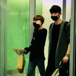 [카이] 종인이 <b>기념품</b> 챙겼네ㅋㅋㅋ