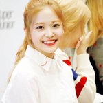 예리...최근 포니테일 하나 했을 뿐인데...