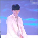 [모든팬덤] 올화이트 수트입은 김우빈