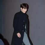 현실감 없는 김우빈 다리길이ㄷㄷ