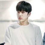 [인피니트] 김명수 흰티하나 걸쳤을 뿐인데