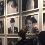 [시우민] 자기사진에 싸인하는 시우민(<b>아티</b>움)