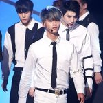 다시 <b>회색</b>머리로 돌아온 빅스 엔