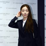 선글라스가 <b>어색</b>해보이는 한선화