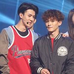 [EXO] 오세훈 딱 봐도 티가 너무 짧앜ㅋㅋㅋㅋㅋㅋㅋㅋㅋ