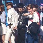 [백현] 엠카엔딩 <b>인사</b>하는 백현