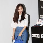 완전 초 <b>밀착</b> 클로즈업 사진으로 보는 손나은 얼굴