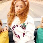 女아이돌 <b>발랄</b>한 양갈래 머리