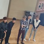 [EXO] 시우민 웃는데? 무슨 정색이야 ㅅㅂ