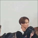 [카이] 종인<b>이</b>가 <b>안아</b>주는데....부럽다 ㅠㅠ 