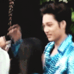 [EXO] 김종인 하이<b>터치</b>회때 키작은팬