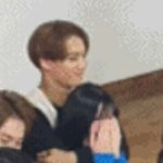 [EXO] 종인이가 뭐 끌어안는 <b>자세</b>.jpgs
