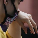 [레이] 씽이 손은 <b>손톱</b>마저 이쁘다,..ㅠㅠ