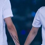 [EXO] 찬열이문신아직까지<b>적응</b>안됨ㅋㅋㅋ