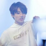 콘서트에서 오빠-동생 왔다갔다하는 방탄 정국