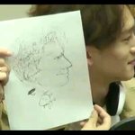 [EXO] 아까 셀카찍었던 <b>핸드폰</b> 그거 거기 작가?