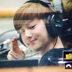 [EXO] 나도 학교가는길인데 <b>무한쉴드</b>안친다