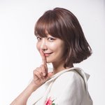 달콤한 비밀 신소율, 인터뷰 패션~ <b>화사</b>한 원피스 스타일링