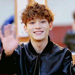 [EXO] 로고 없어짐 둥?